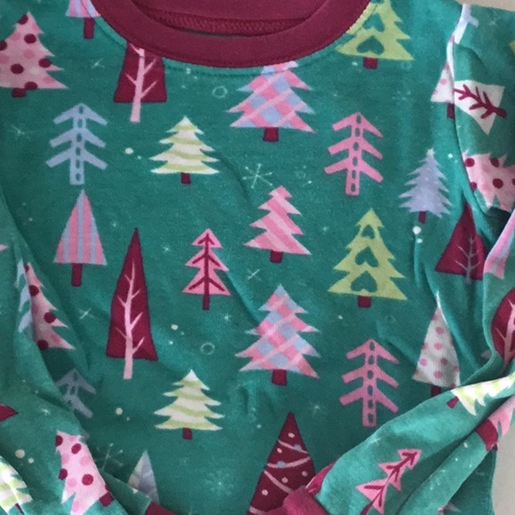 Little Blue House Christmas Tree 🌲 pyjama set, size 4 - Picture 2 of 3